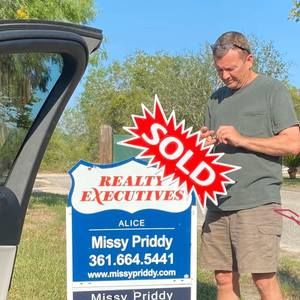 Meet your Posher, Missy